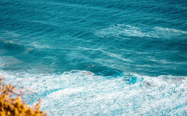 blue ocean waves